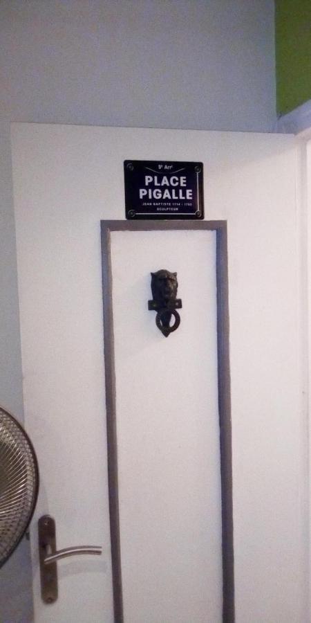 Studio Pigalle De 25 M2 - 2 Lits Simples Type Gigogne Pour 2 Personnes - Quartier Touristique De Paris - 2 Minutes De La Station Metro Pigalle ,Petit Train Vers La Butte Montmartre-Cabaret Moulin Rouge A 200 M,Cabaret Chez Michou-Restaurants-Saunas Exterior foto